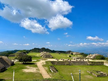 Oaxaca: Monte Albán, alebrijes y barro negro