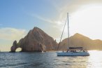 Desde los CABOS Navegación de Lujo al Atardecer