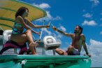Bacalar Tour en pontón de 3 horas con acceso al club de playa y kayaks gratis